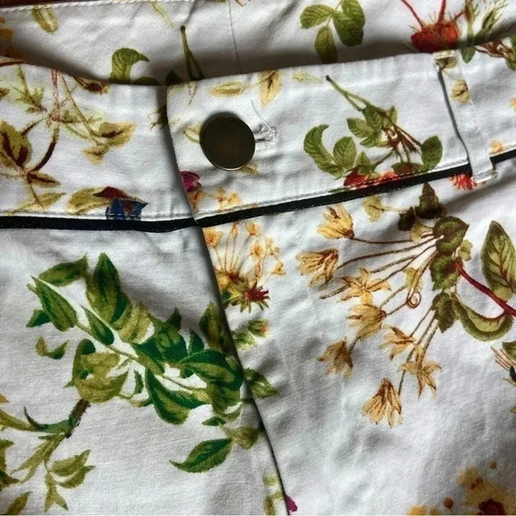 DISNEY Alice Through the Looking Glass white floral capri pants size 14 - Picture 4 of 6